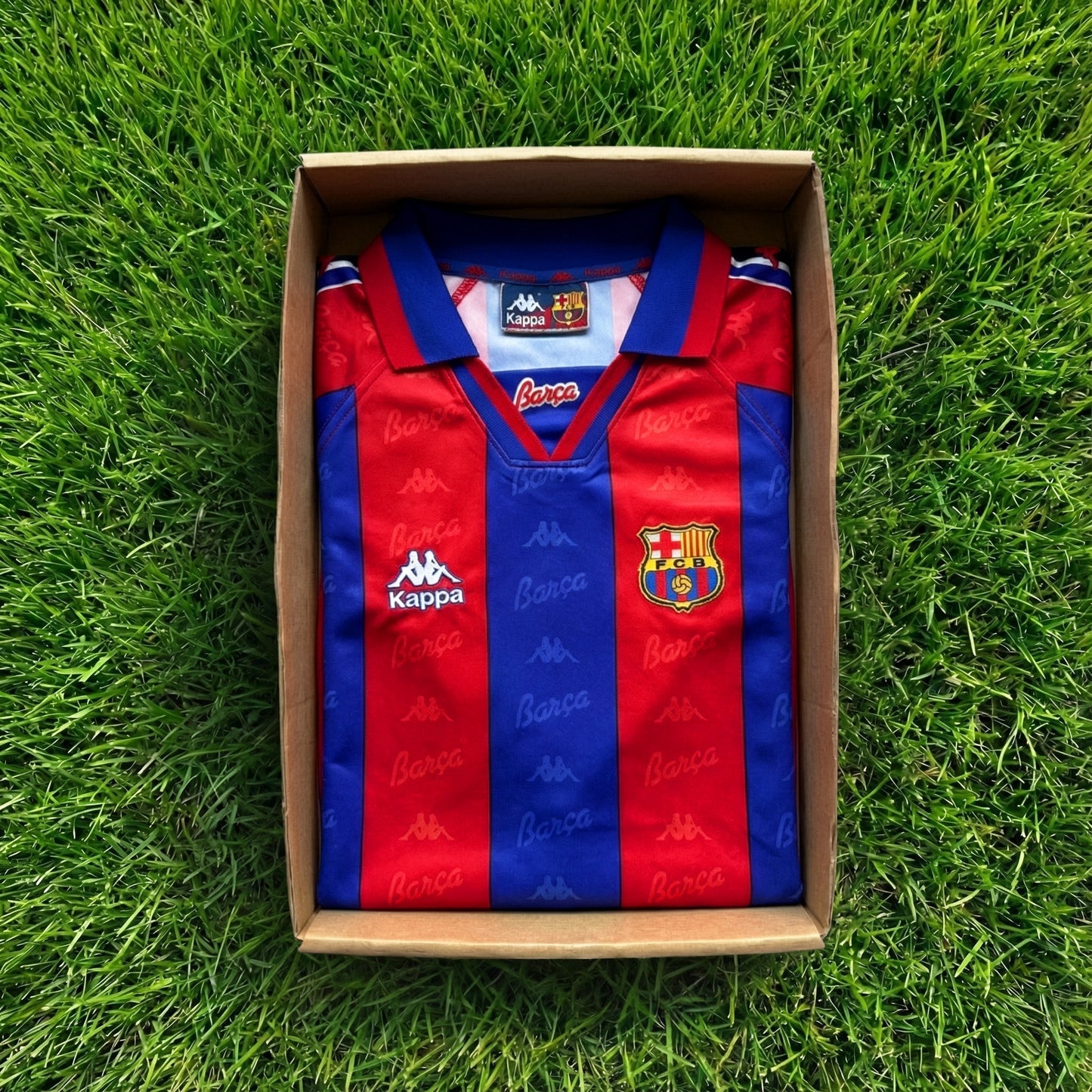 Retro Mystery Football Shirt Box (1 item)